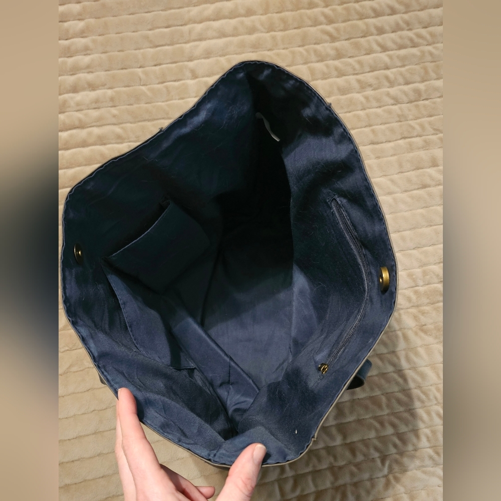 Large Blue Bag‎ with Gold Accents - Picture 9 of 10